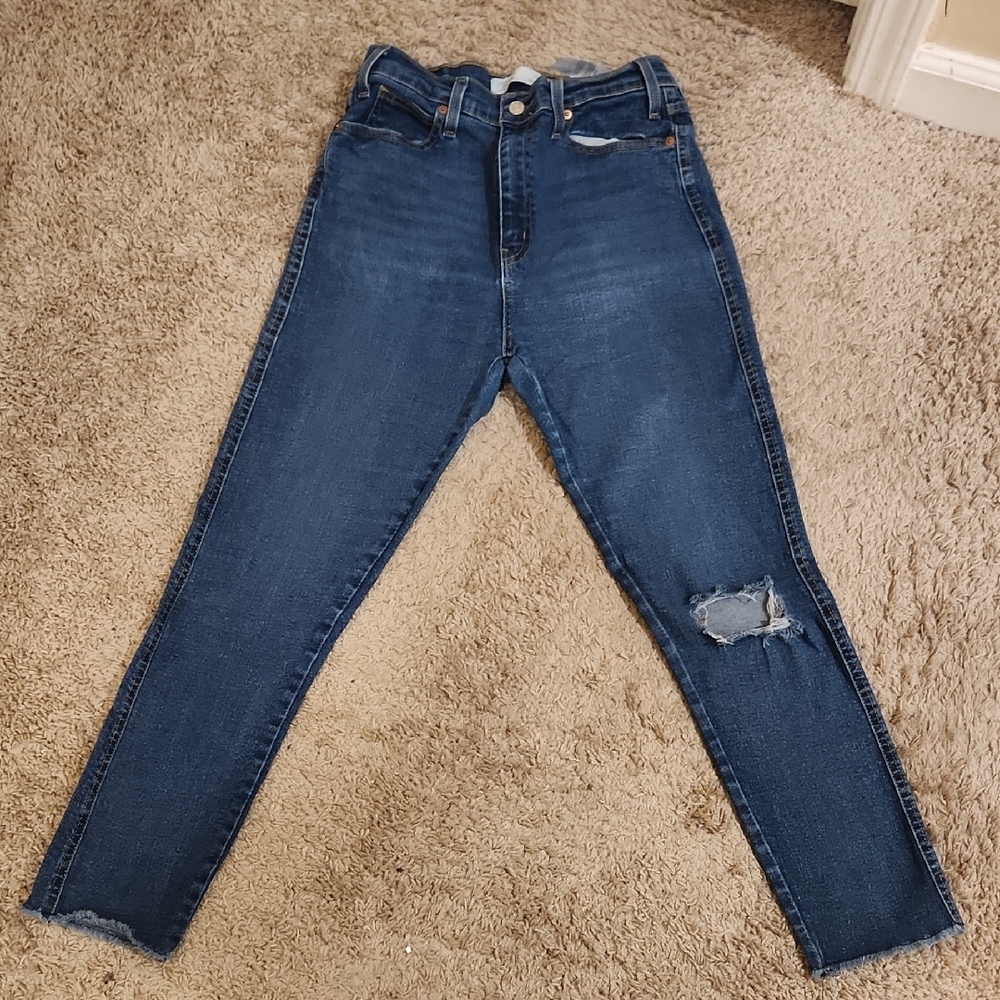 Signature by Levi Strauss Distressed Blue Skinny Jeans In Size 8